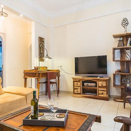 Family House Next To Acropolis Bed & Breakfast Athena Bagian luar foto