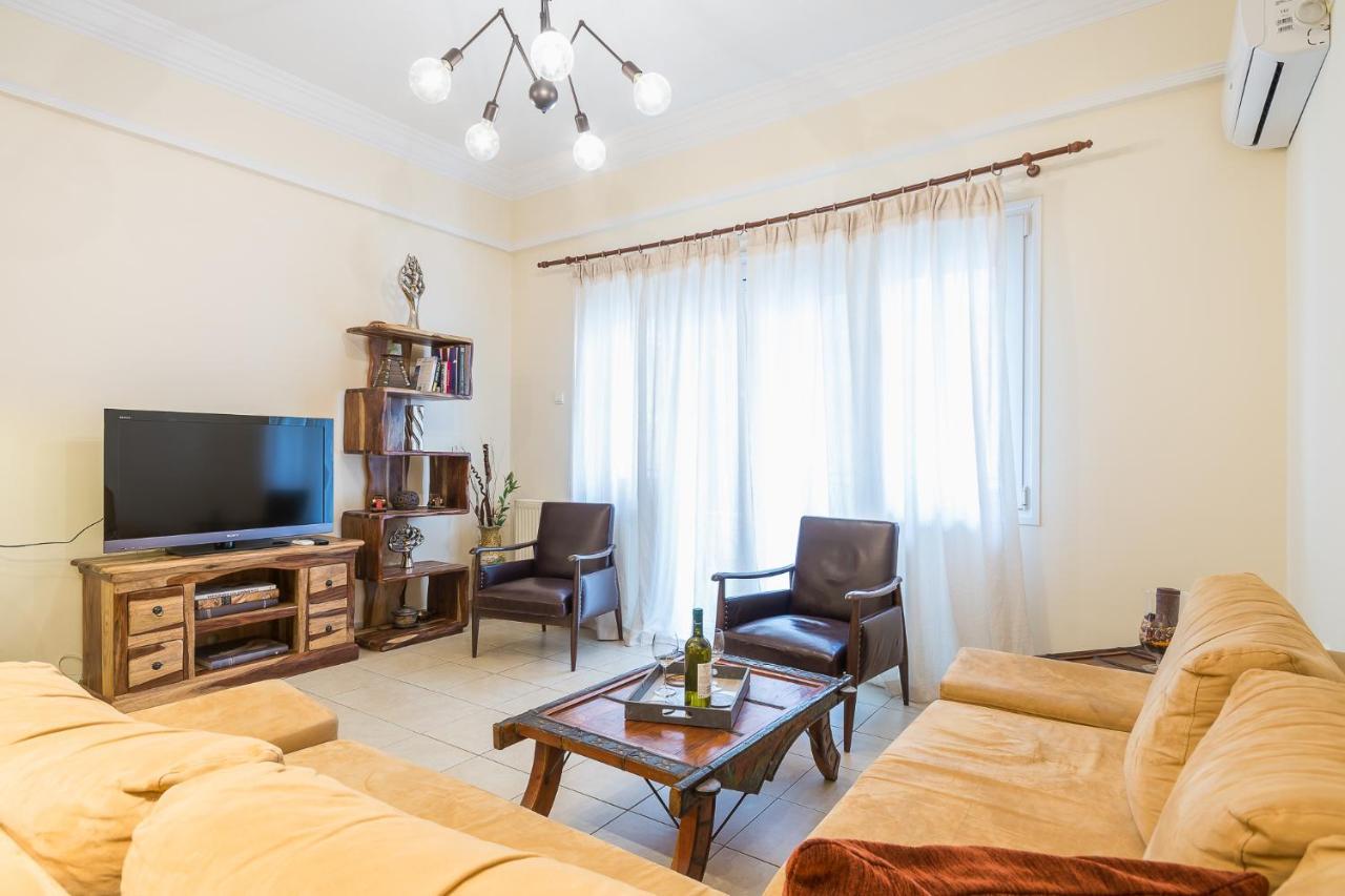 Family House Next To Acropolis Bed & Breakfast Athena Bagian luar foto