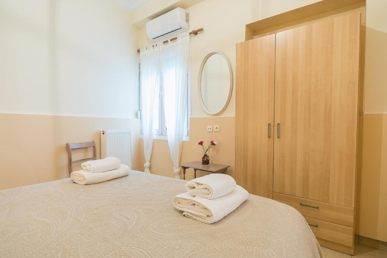Family House Next To Acropolis Bed & Breakfast Athena Bagian luar foto