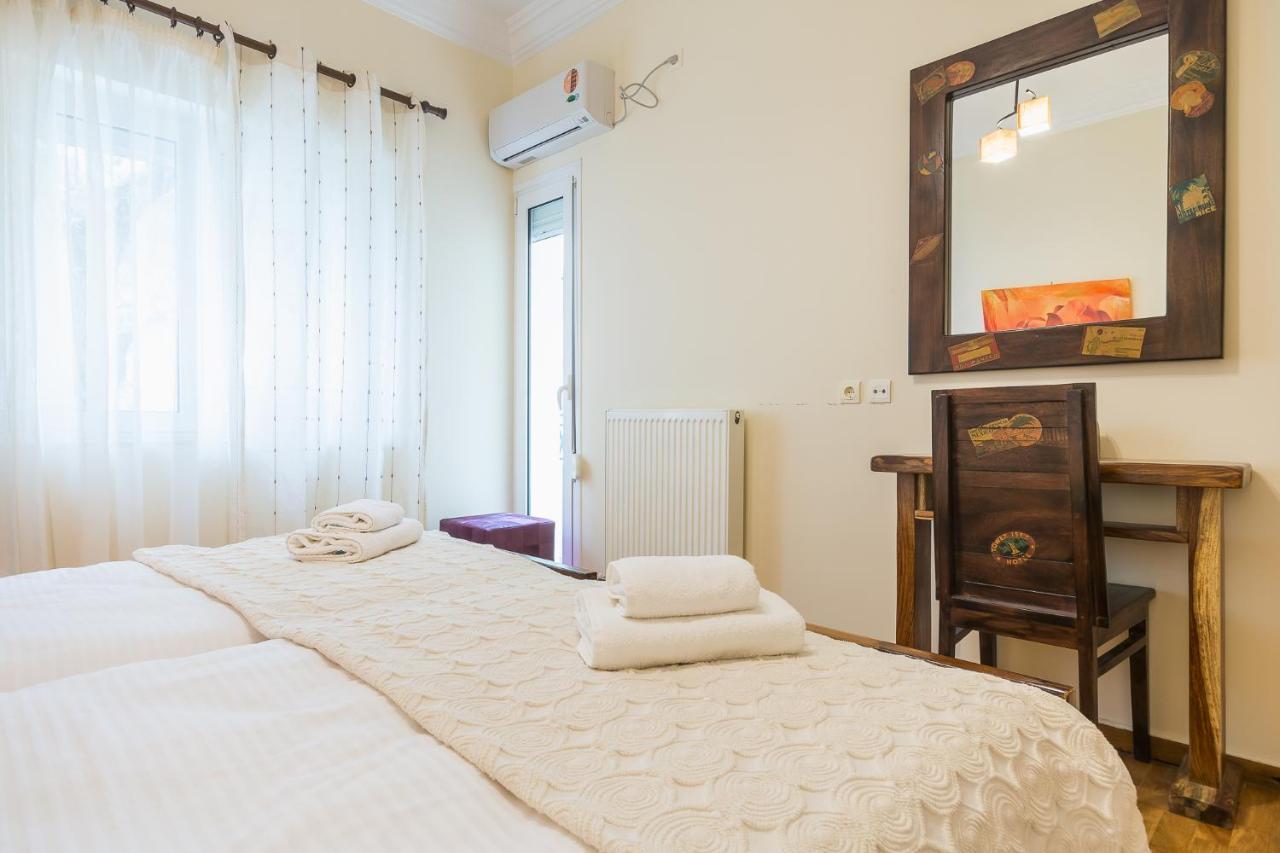 Family House Next To Acropolis Bed & Breakfast Athena Bagian luar foto