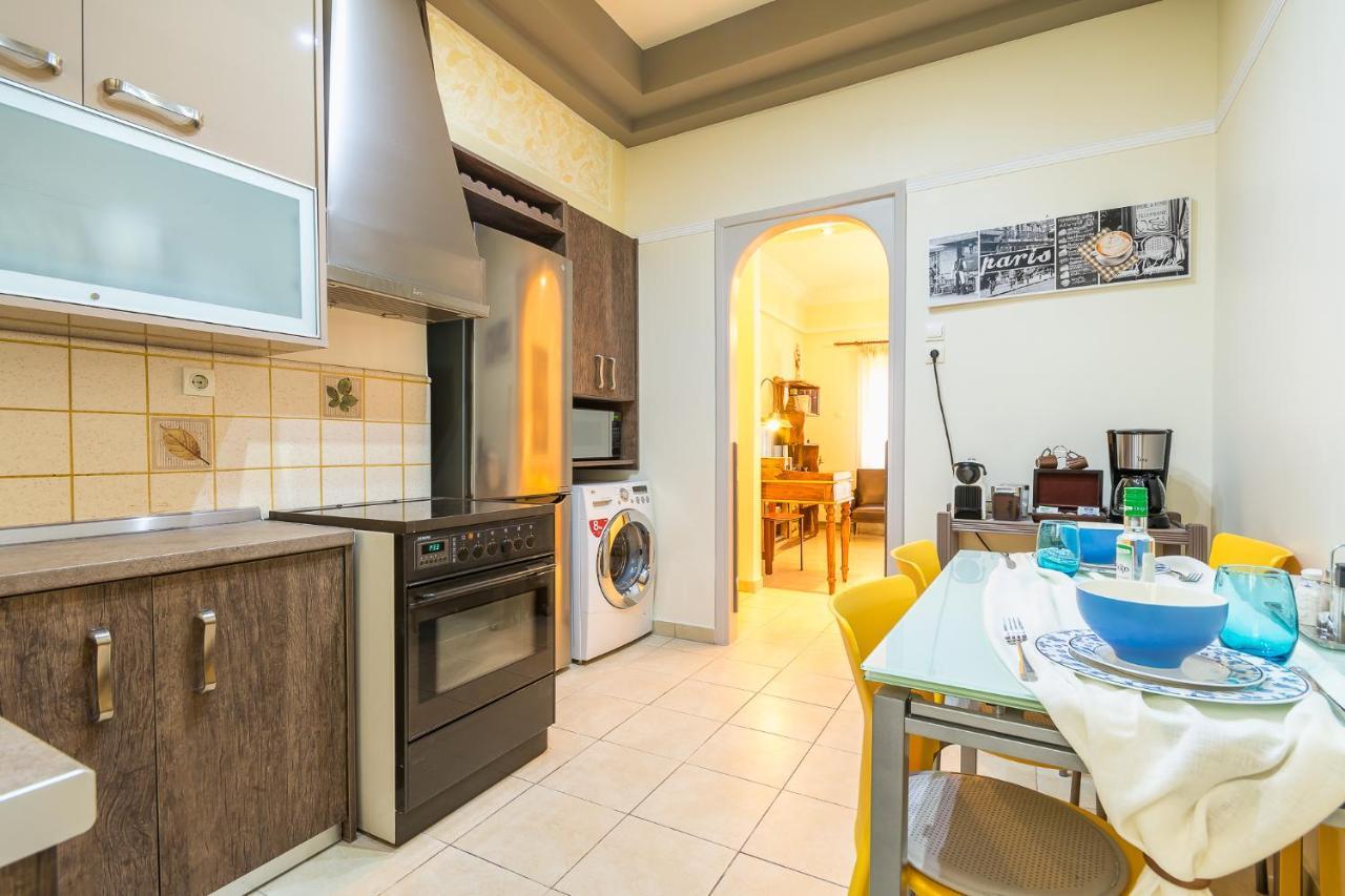 Family House Next To Acropolis Bed & Breakfast Athena Bagian luar foto